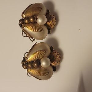 Goldtone pinecone bead and pearl vintage clip on earrings- Haskell style?